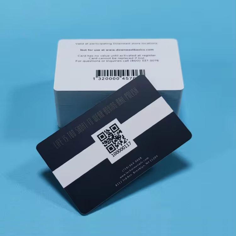 Sample PVC cards with QR code and barcode